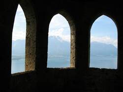 Auch eine beliebte Hochzeitskirche  kann eindr�cklich die Dreifaltigkeit   darstellen.