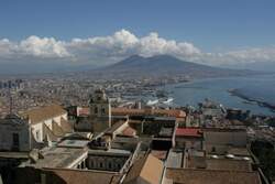 Napoli - Himmel und H�lle zugleich, Stadt der Lebensk�nstler oder Inbegriff f�r hoffnungsloses Chaos.