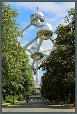 Das anl�sslich der Weltausstellung 1958 errichtete Atomium ist das Wahrzeichen Br�ssels.