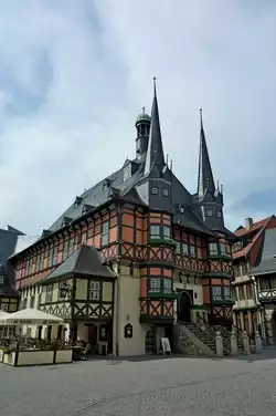 Wernigerode, das historische Rathaus, 1497 vollendet, z�hlt zu den sch�nsten in ganz Europa, Mai 2012